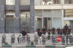 ممانعت نیروی انتظامی از تجمع دانشجویان مقابل وزارت نفت