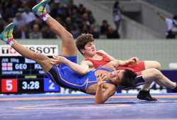 Wrestlers bag 10 colorful medals in Bulgaria