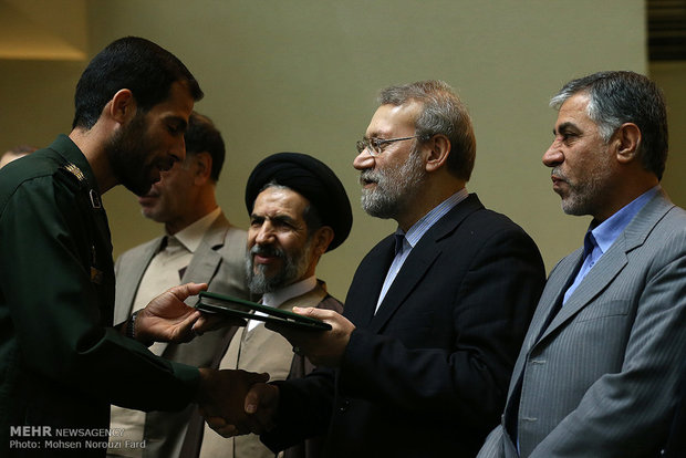 IRGC navy cmdrs. in Parliament 