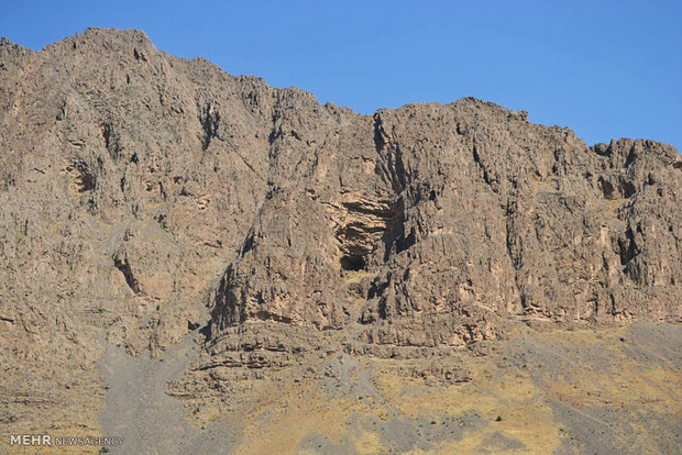 Vanai Cave in Lorestan