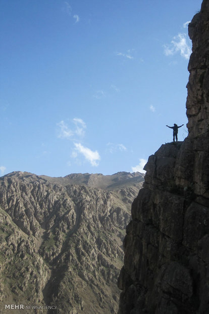 Vanai Cave in Lorestan