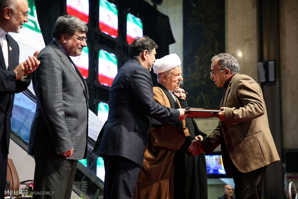 Ceremony celebrates Imam Khomeini (RA) arrival anniv.
