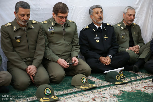 تشييع جثمان قائد الجيش الايراني الاسبق 