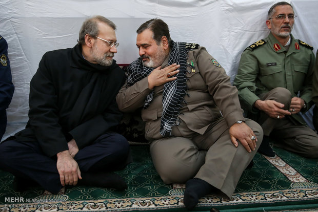 تشييع جثمان قائد الجيش الايراني الاسبق 