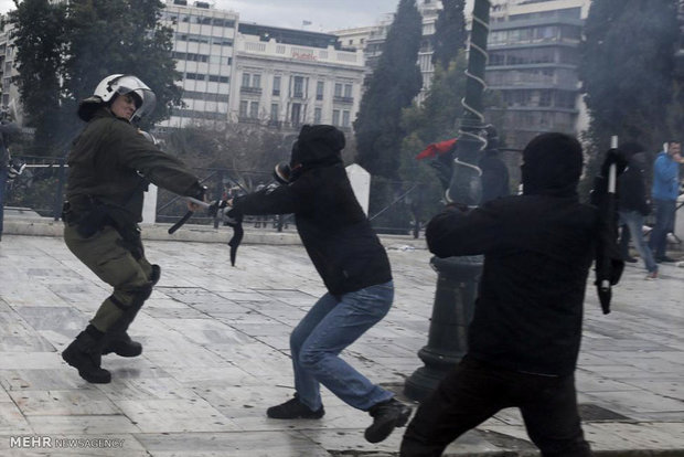 اعتراض به کاهش دستمزدها در یونان‎
