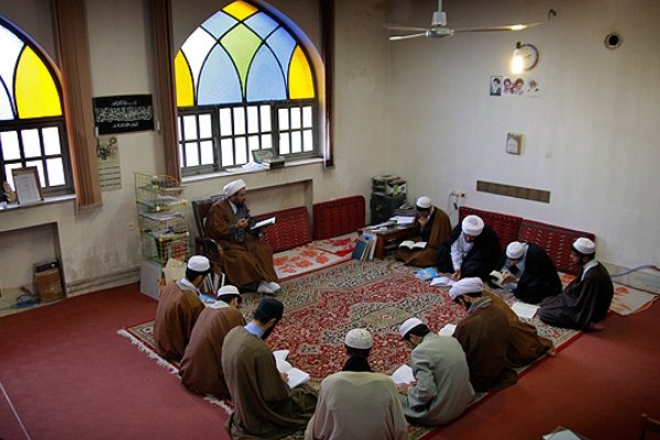 اجرای آزمایشی نظام جامع آموزشی در 6 مدرسه علمیه خراسان