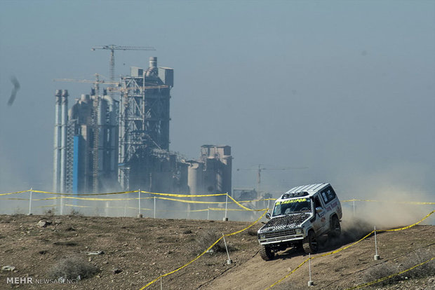 Off-road racing in Alborz