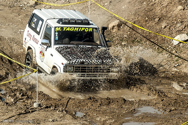 Off-road racing in Alborz