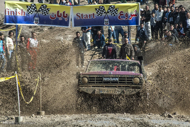 Off-road racing in Alborz