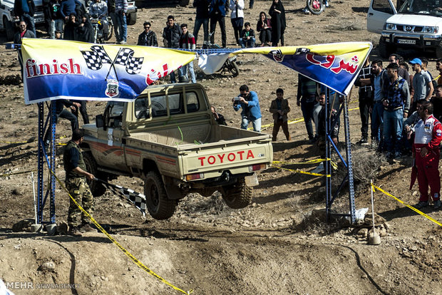 Off-road racing in Alborz