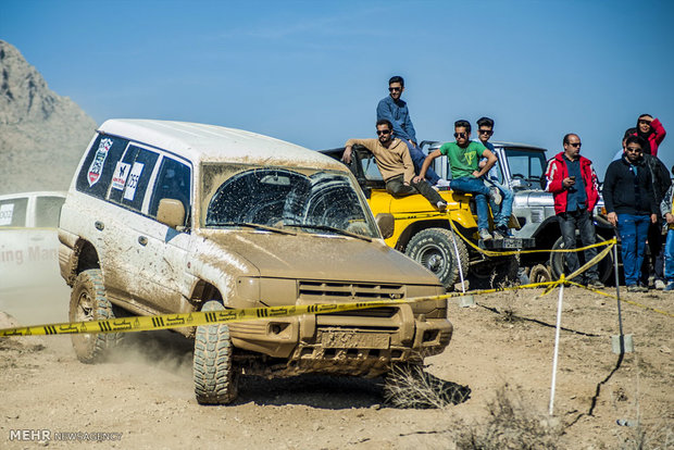 Off-road racing in Alborz