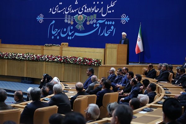 روحاني : لولا تعليمات قائد الثورة لما سجلنا أية انجازات