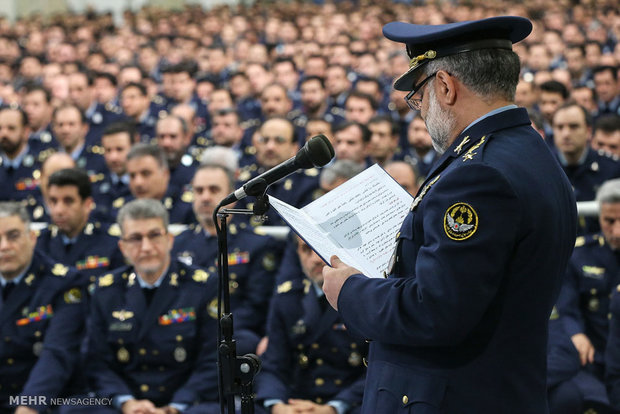 دیدار فرماندهان و کارکنان نیروی هوایی ارتش با رهبر انقلاب