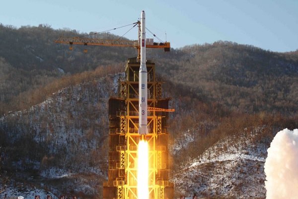 القمر الصناعي الكوري الشمالي "يتقلب رأسا على عقب"


