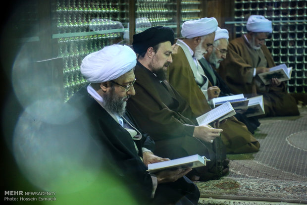 Judiciary officials, staff pay tribute to Imam Khomeini