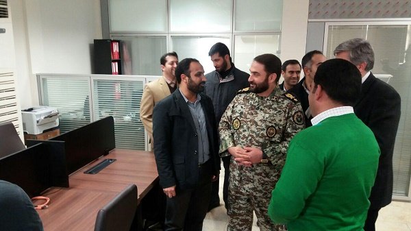 قائد قوات الدفاع الجوي يتفقد وكالة مهر للأنباء