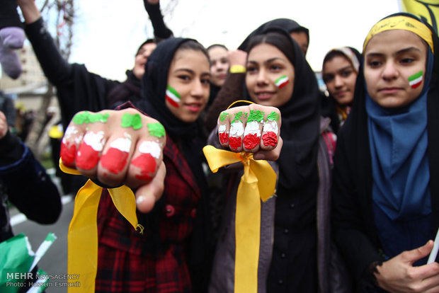 Iranians get to streets to mark Islamic Revolution anniv. 