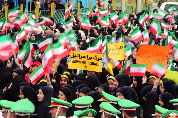 مسيرات ذكرى انتصار الثورة الاسلامية تغطي شوارع طهران
