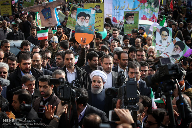 Pres. Rouhani, government officials in Feb. 11 rally 