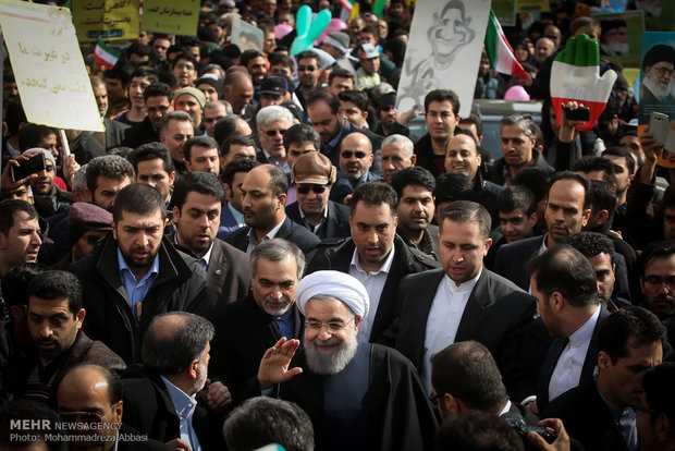 Pres. Rouhani, government officials in Feb. 11 rally 