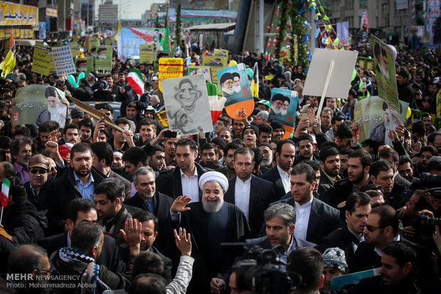 Pres. Rouhani, government officials in Feb. 11 rally 