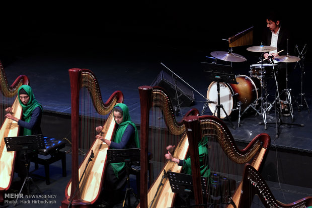 Pars Orchestra performs in Tehran