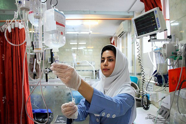 سالانه ۱۰۰۰ پرستار از ایران می روند/شرط کاهش مهاجرت پرستاران