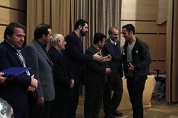 معرفی نفرات برگزیده جشنواره مطبوعات کردستان/عکاس مهر اول شد