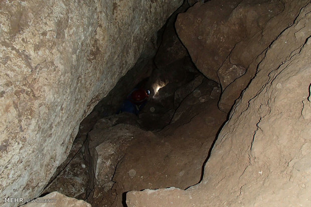 Zarrin Rood Cave