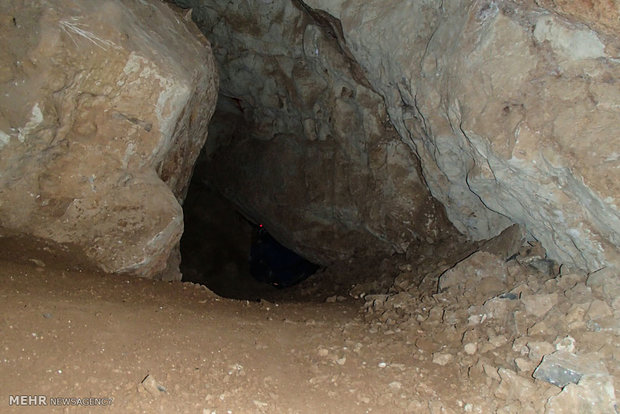 Zarrin Rood Cave