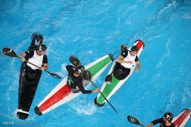 Canoe polo practice session in Isfahan