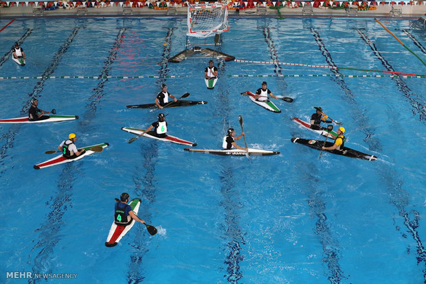 Canoe polo practice session in Isfahan