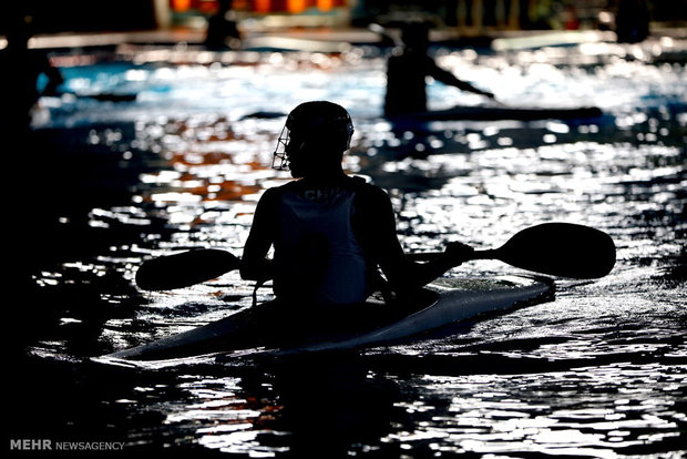 Canoe polo practice session in Isfahan