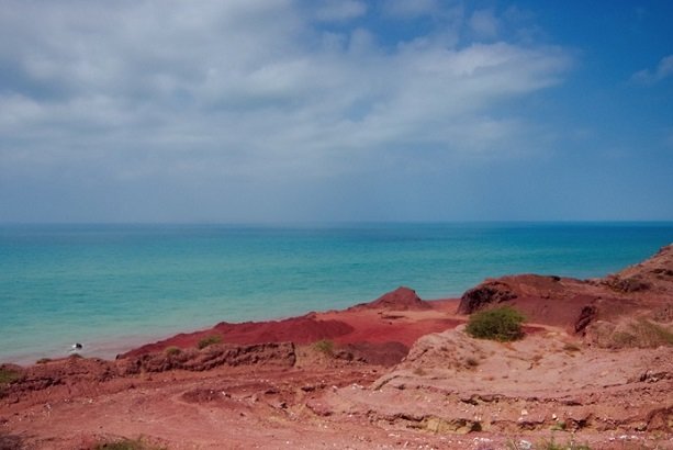 Beach garbage hotel to be created on Hormoz Island 