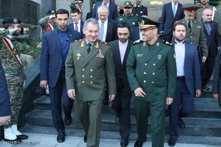 Iranian, Russian defense mininsters meet