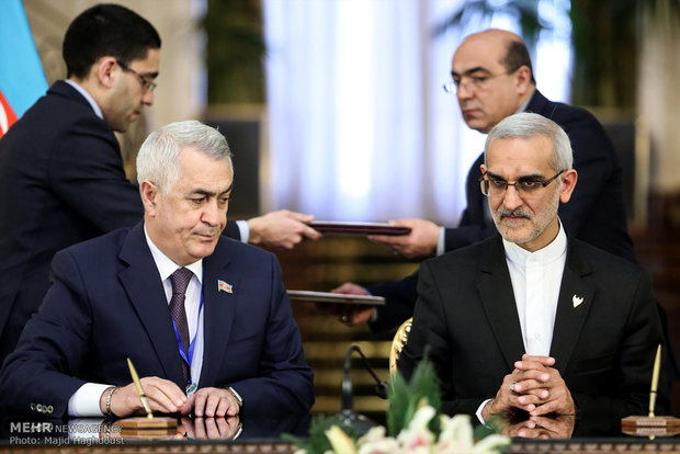 Iran, Azerbaijan ink MoUs