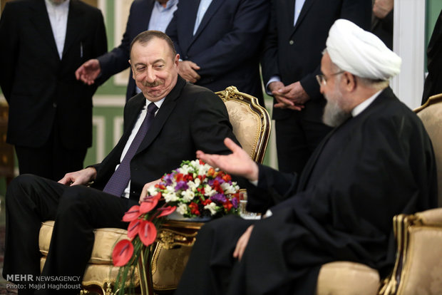 Iran, Azerbaijan ink MoUs