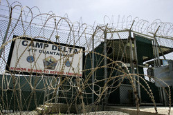 US should apologize to Guantanamo Bay inmates for treatment