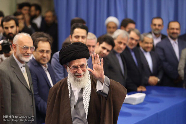 تصويت قائد الثورة الاسلامية في الانتخابات