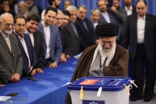 Leader casts vote in ballot box