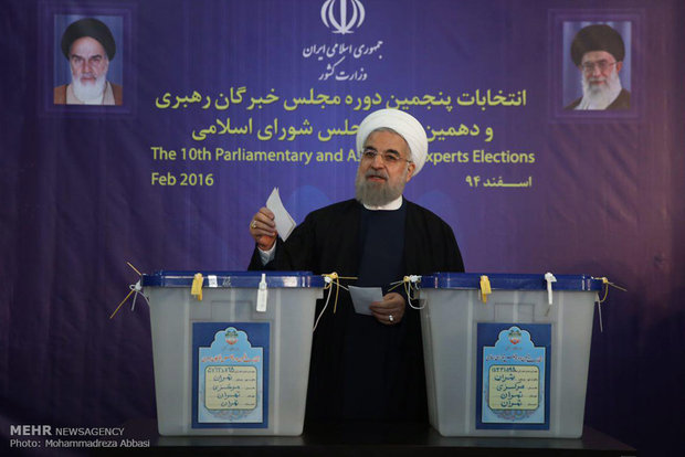 Rouhani casts ballot 