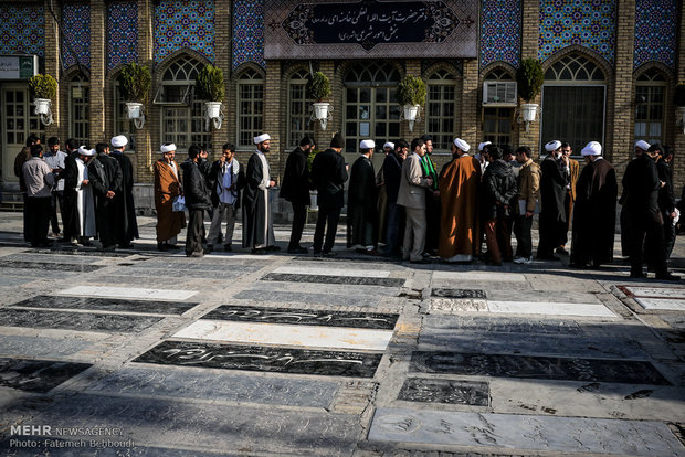 Election sees high turnout in Tehran as voting extended to 22