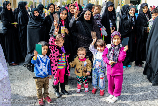 Election sees high turnout in Tehran as voting extended to 22