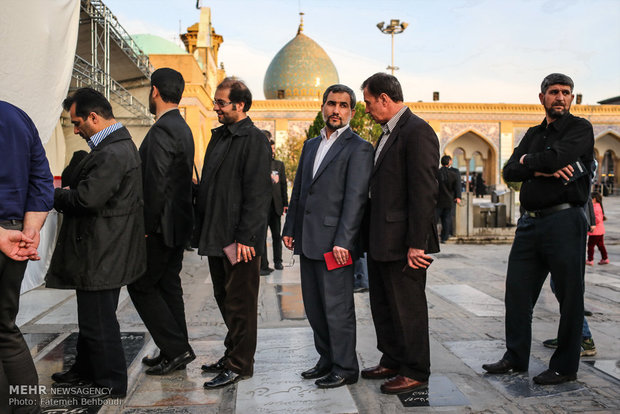 Election sees high turnout in Tehran as voting extended to 22