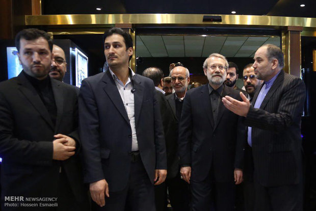 رئيس مجلس الشورى الاسلامي علي لاريجاني يتفقد مقر اللجنة الانتخابية
