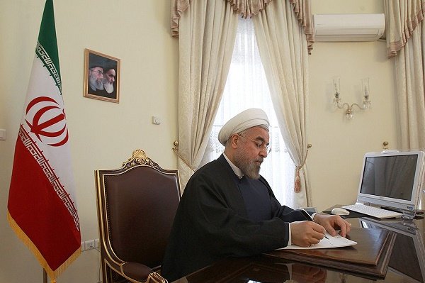 روحاني يهنئ رئيس جمهورية سنغافورة بمناسبة اليوم الوطني لبلاده