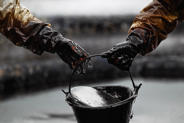 قرارداد ایران با دلال بزرگ نفت جهان/ فروش نفت ایران «پورسانتی»شد