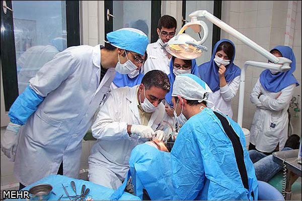 آموزش ایمپلنت در برنامه آموزشی دندانپزشکی قرار گیرد