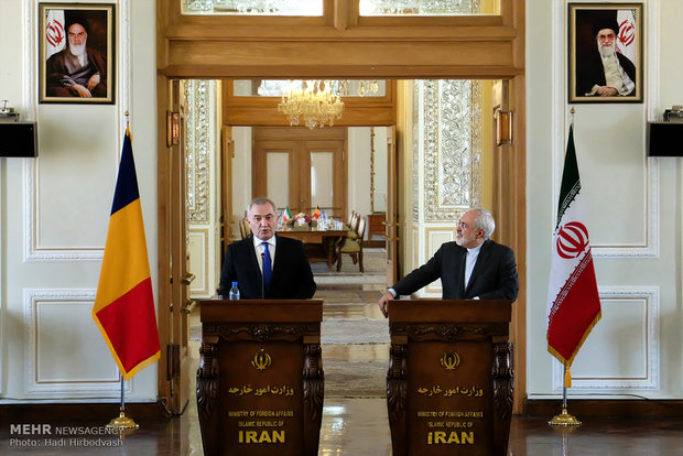 Iranian FM meets with Romanian counterpart