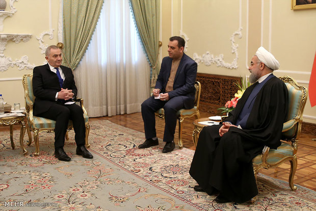 Rouhani meets Romanian FM